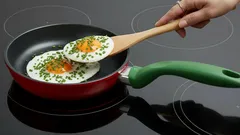 O segredo da frigideira: porque é que os ovos continuam a agarrar-se ao tacho? Este método ajuda-o a resolver